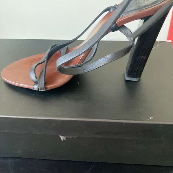 Gucci female strap heels - Picture 5 of 7